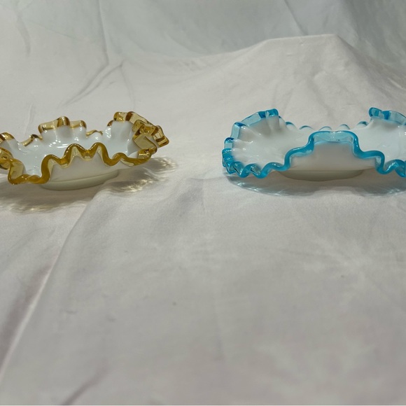 Fenton Amber blue 6” crest bowl - Picture 2 of 2